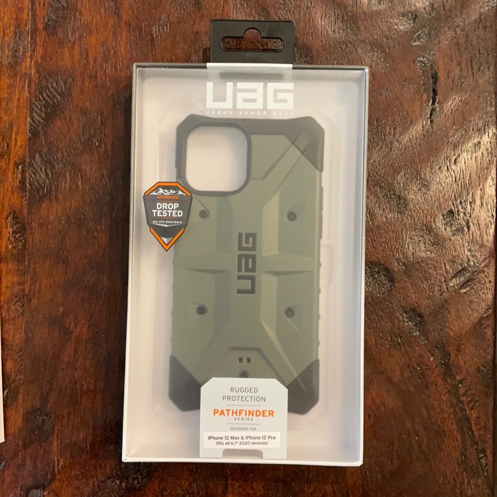 Urban Armor Gear (UAG) Pathfinder cell pho…